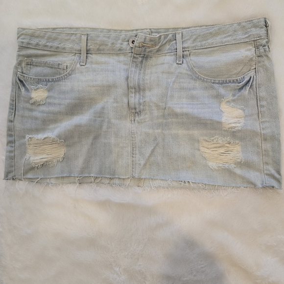 Guess Distressed Light Blue Denim Skirt - Picture 6 of 8